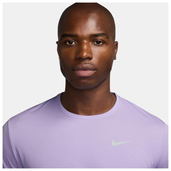 Nike Ανδρική κοντομάνικη μπλούζα Dri-FIT UV Miler Nike Ανδρική κοντομάνικη μπλούζα Dri-FIT UV Miler